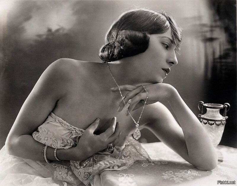 Дора Форд, американская актриса и танцовщица, 1925 год
