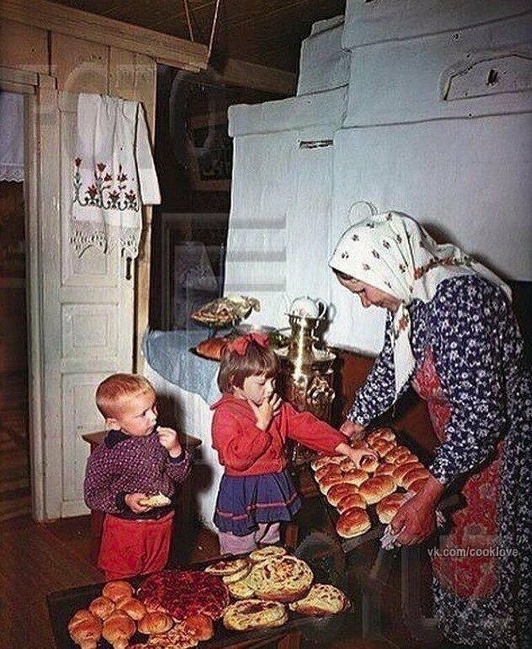 У бабули. СССР, 1950-е.