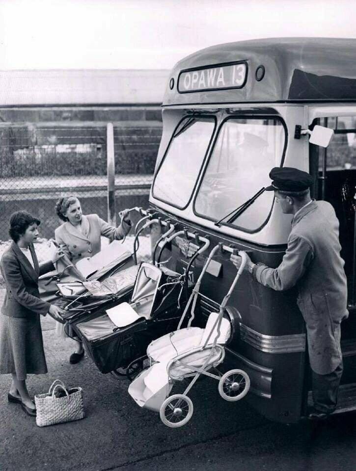 Как перевозили детские коляски в Новой Зеландии в 1950-е