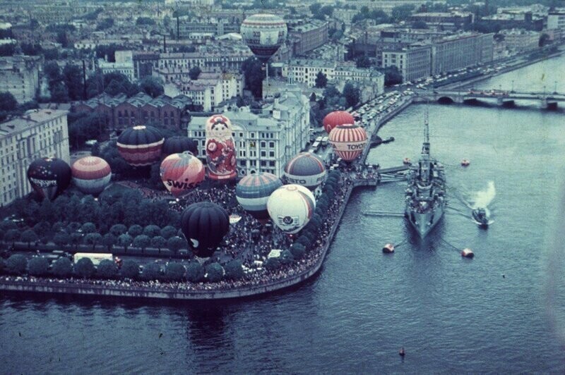 Фестиваль воздушных шаров, который проходил в Ленинграде в 1990 год