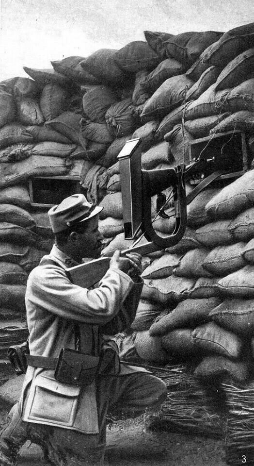 Винтовка "Лебель" на специальных рамах Альфреда Белляра с зеркальным "перископом" для стрельбы из-за бруствера, Первая мировая.