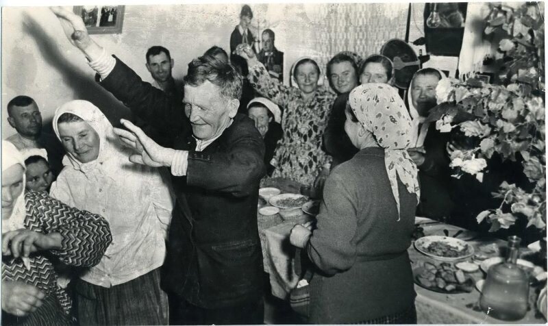 Свадьба на хуторе, 1950-е. Автор фото: Аркадий Шишкин.