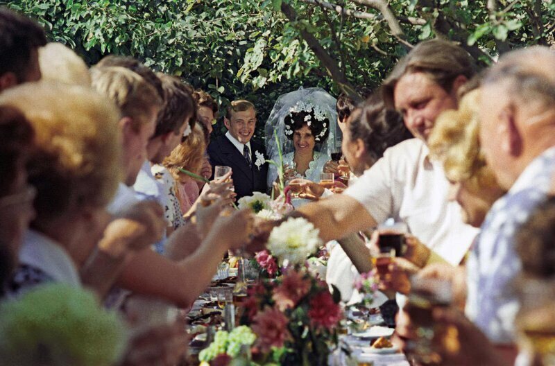 Комсомольская свадьба, 1975 год. Автор фото: Эдуард Эттингер.