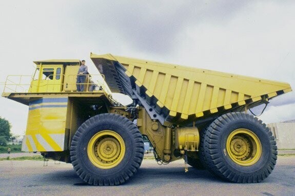 БелАЗ-75501 грузоподъемностью 280 тонн