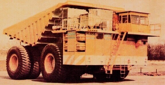 БелАЗ-75501 грузоподъемностью 280 тонн