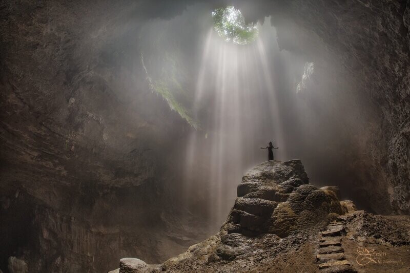 Пещера Грубуг, Индонезия