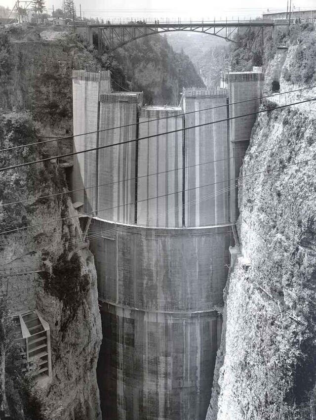 Строительство плотины Святой Иустины, 1949.