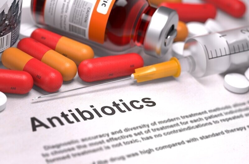 По какой причине нецелесообразно назначать антибиотики
