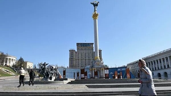 В Великобритании из-за коронавируса может начать не хватать еды. Об этом сообщает The Guardian.