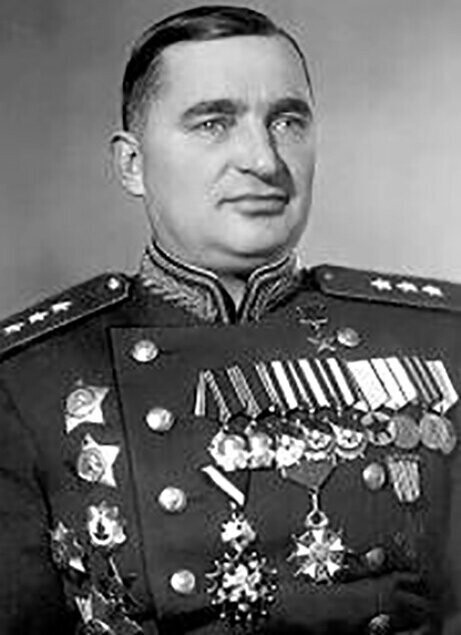 Пожелание верховного - это приказ! Какой советский генерал сменил свою фамилию по желанию Сталина