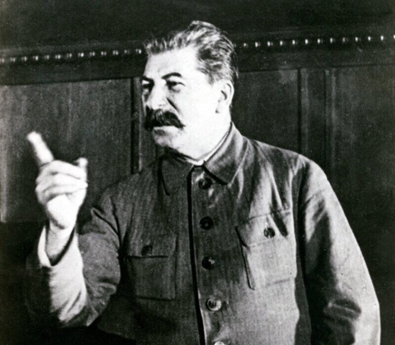 Пожелание верховного - это приказ! Какой советский генерал сменил свою фамилию по желанию Сталина