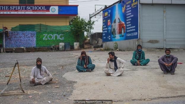 Мусульманский закон щедрости помогает Пакистану сражаться с коронавирусом