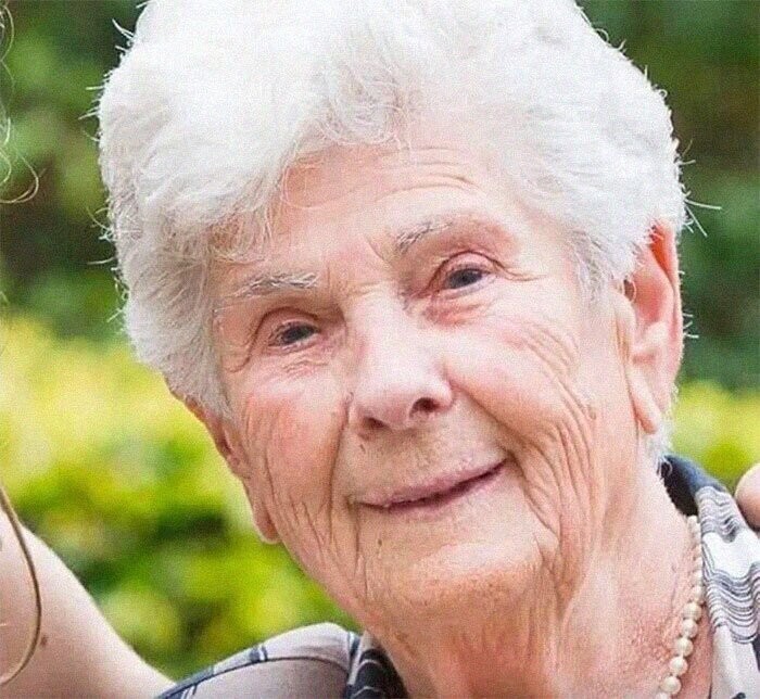1. 90-летняя жительница Бельгии Сюзанн Хойлартс умерла от коронавируса, отказавшись от аппарата искусственного дыхания