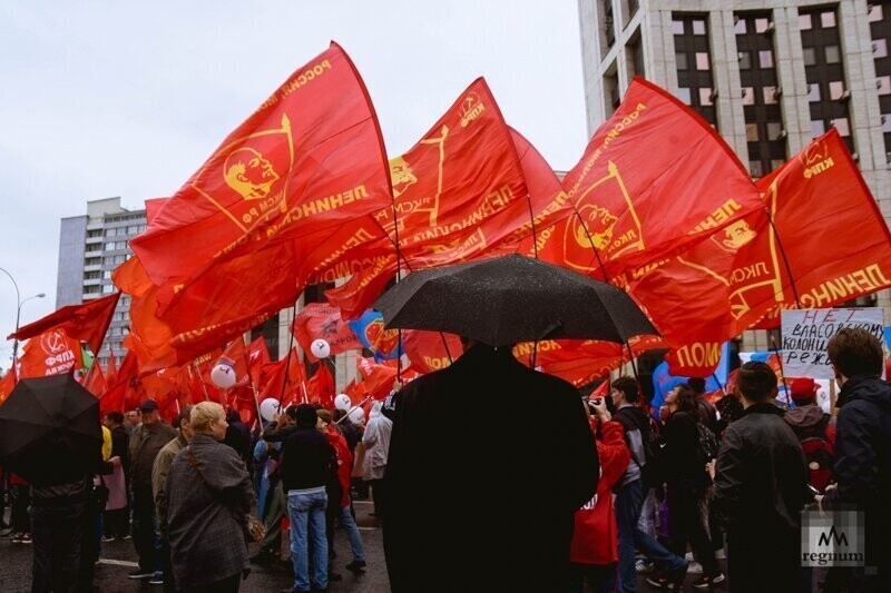 Коммунист Бекбосынов оскверняет идеалы КПРФ