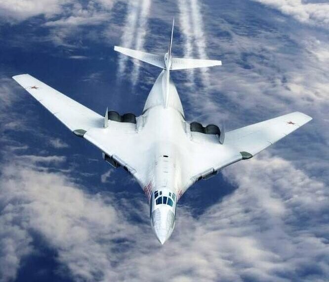 Ту-160: почему все так боятся российского бомбардировщика и пытаются узнать секреты его конструкции?