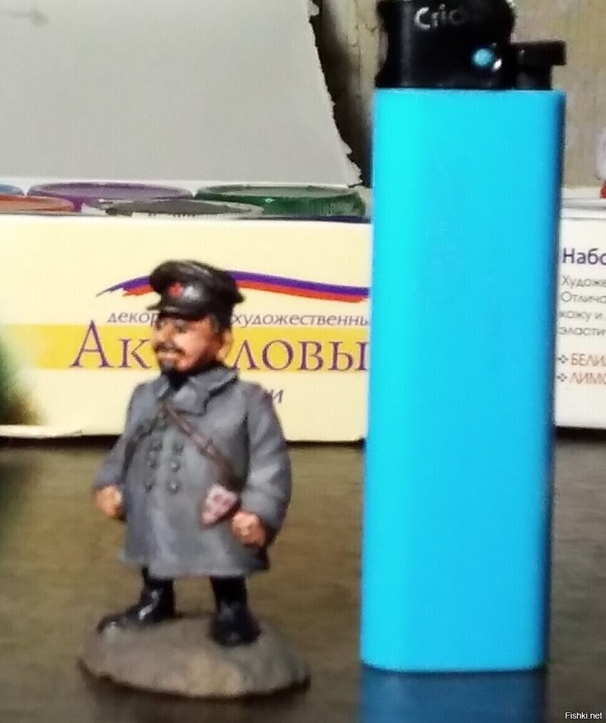 Друг лепит, я покрасил