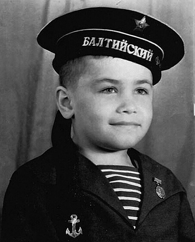 Лидер группы «Любэ» - Николай Расторгуев. Детское фото.