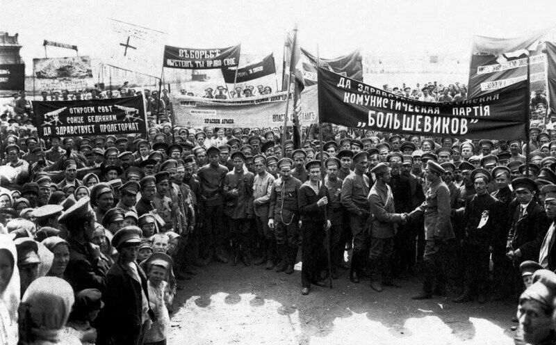 Митинг–демонстрация красногвардейцев–партизан, рабочих и граждан города Верхнеуральск 1 мая 1918 года. РСФСР