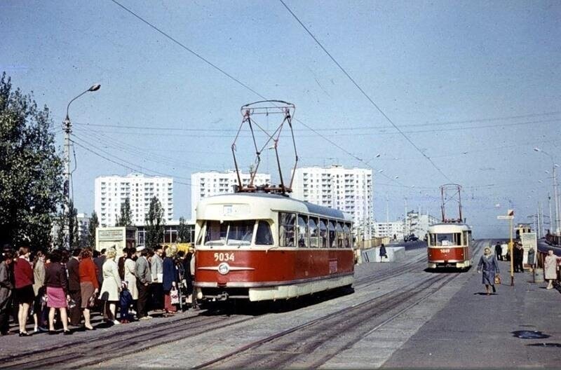 Станция метро «Комсомольская» (ныне — «Черниговская»), 1970 год