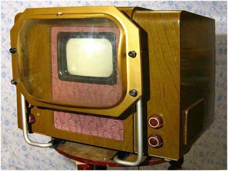 Один из самых первых телевизоров