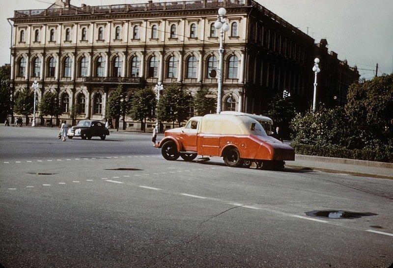 Фотографии былых времён СССР в 1958 году: глазами Джона Шульца