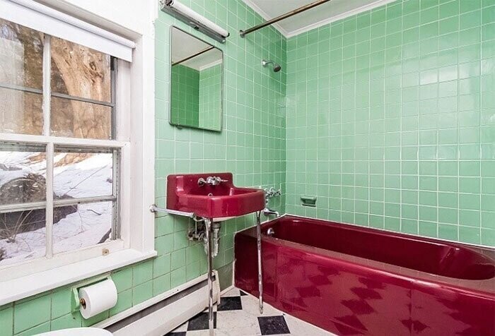 "Необычная ванная в нашем арендованном доме"