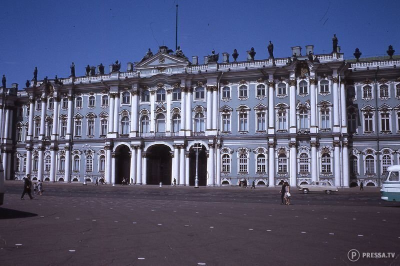 Зимний дворец с Дворцовой площади, 1968