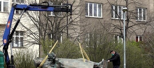 МИД Чехии ответил отказом на просьбу министра обороны России Сергея Шойгу передать памятник маршалу СССР Ивану Коневу, который демонтировали в Праге