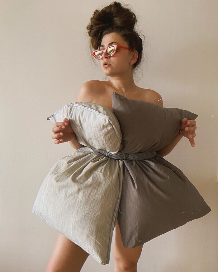 Платье-подушка: в сети появился новый карантинный тренд