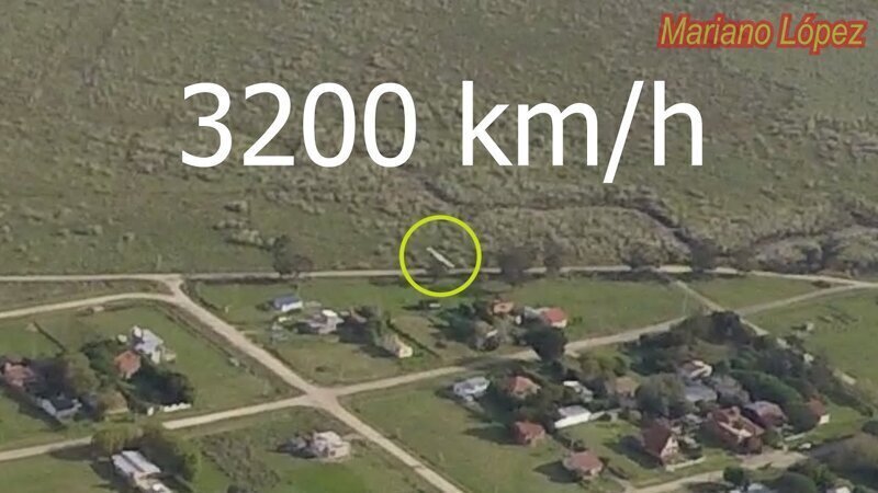 НЛО разгоняется до скорости 3200км/ч 
