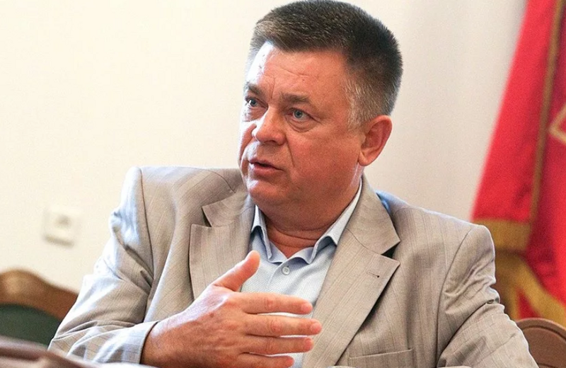 Бывший министр обороны Украины Лебедев подселил больную коронавирусом к живым людям