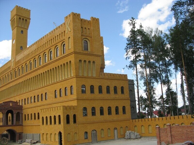 Желтый замок на Урале подешевел на 140 с лишним миллионов рублей