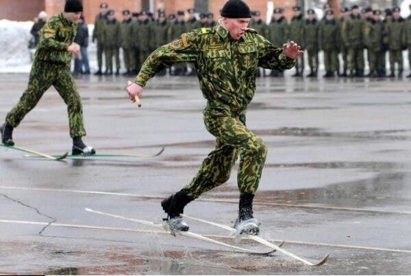 Умом ты можешь не блеснуть, но сапогом блеснуть обязан!