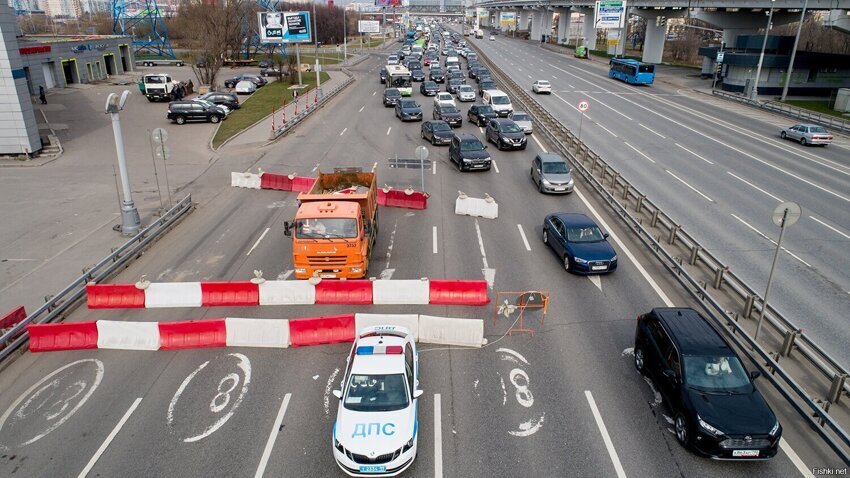 Веселуха на въезде в Москву