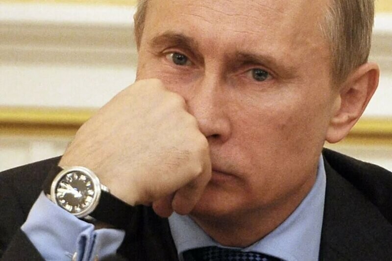 Временная дилемма: почему Путин сперва носил часы на левой руке, а потом изменил предпочтение?