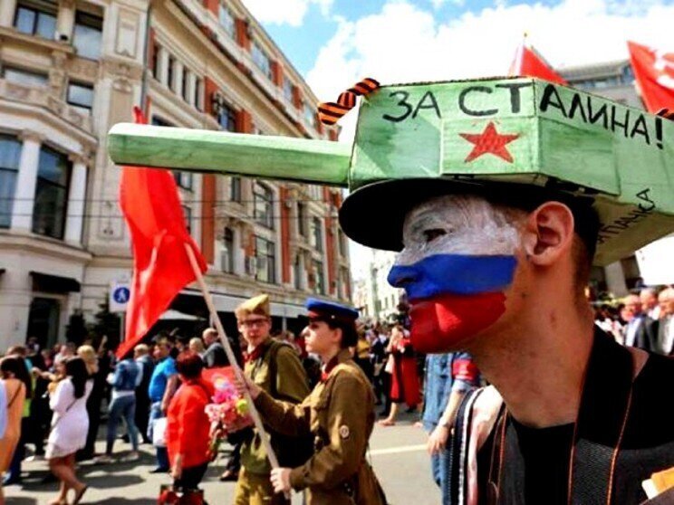 «Пора подуспокоиться»: что двадцатилетние россияне думают о Дне Победы