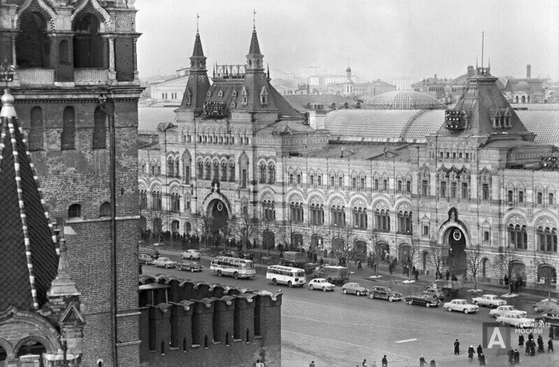 Вид на ГУМ со стен Московского Кремля. 1959