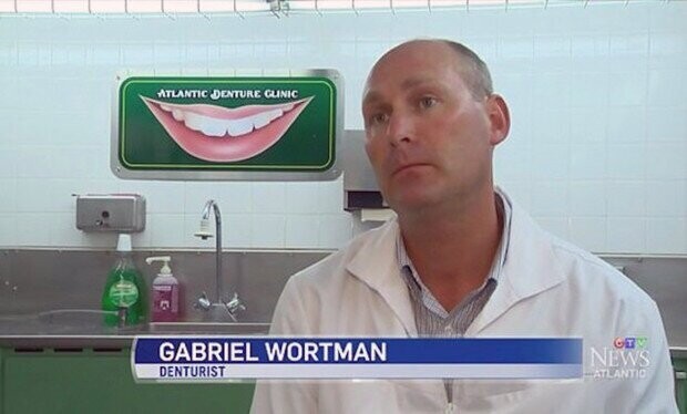 СМИ выяснили, что человек с таким именем числится стоматологом на веб-сайте Общества стоматологов Новой Шотландии.
