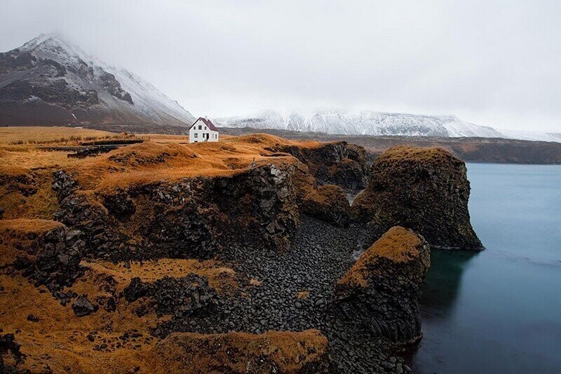  Одинокий дом. Исландия.