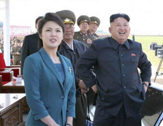 Для тех, кто волновался. Наш любимый полководец Ким Чен Ын вполне себе жив и работает.