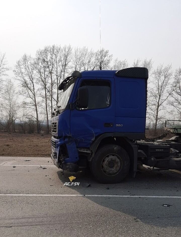 Авария дня. Три автомобиля попали в ДТП под Новосибирском