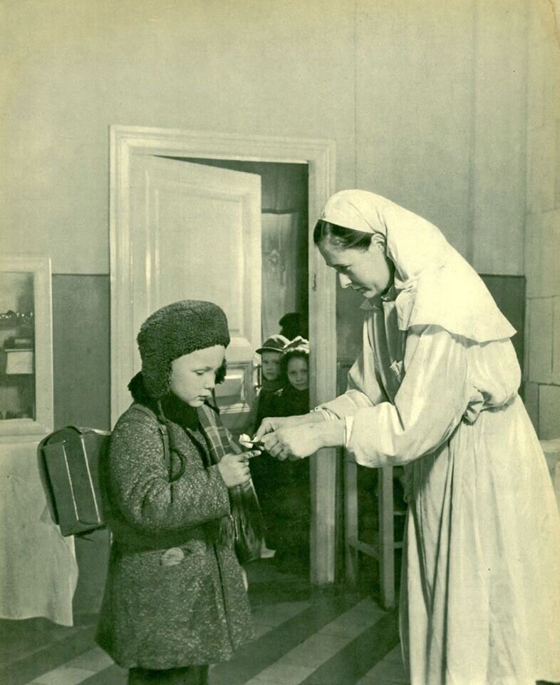 Сельская больница. Неотложная помощь. 1953