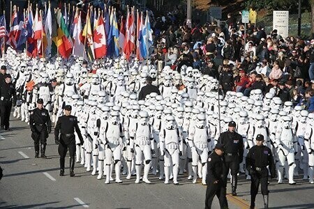 Сегодня праздник  - День "Звездных войн" (Star Wars Day)