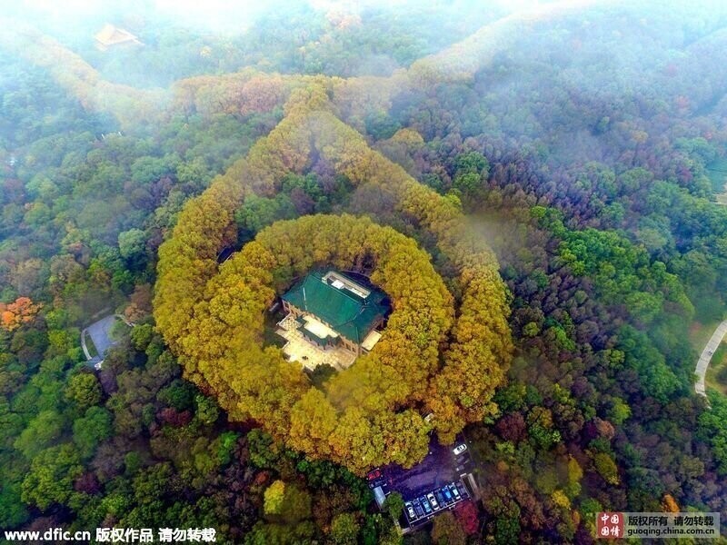Дворец Мэй-Лин возле Нанкина похож на гигантское ожерелье