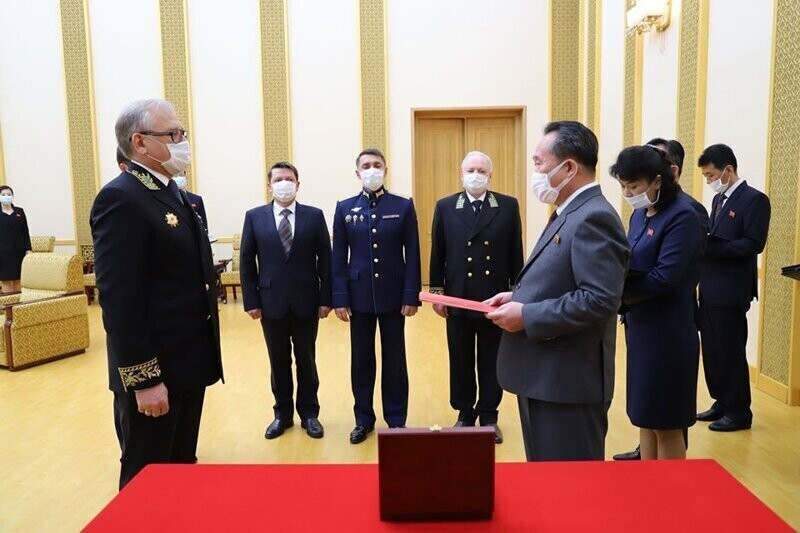 Путин наградил Ким Чен Ына медалью в честь 75-летия Победы. Солнце засияло над КНДР и Россией
