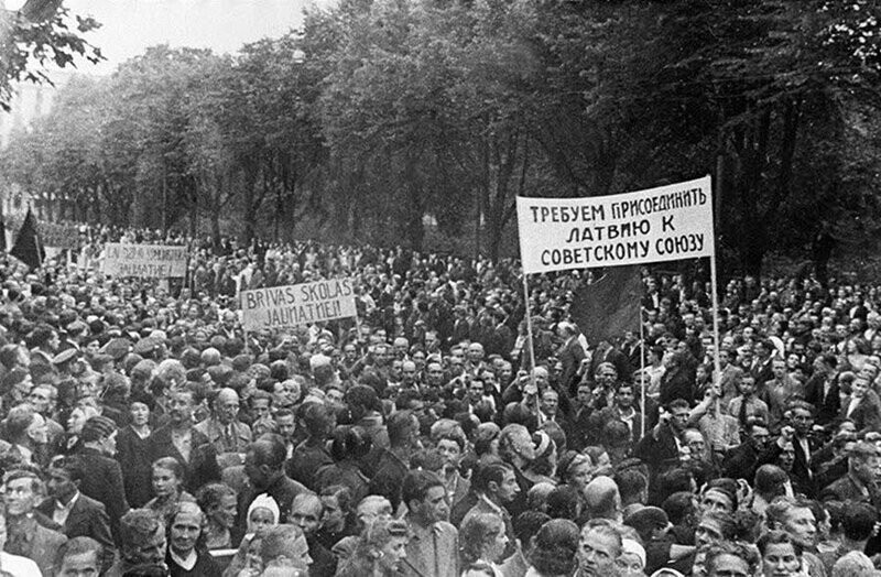 Оказывается надо платить и каяться... Власти Латвии заявили, что страна была донором СССР