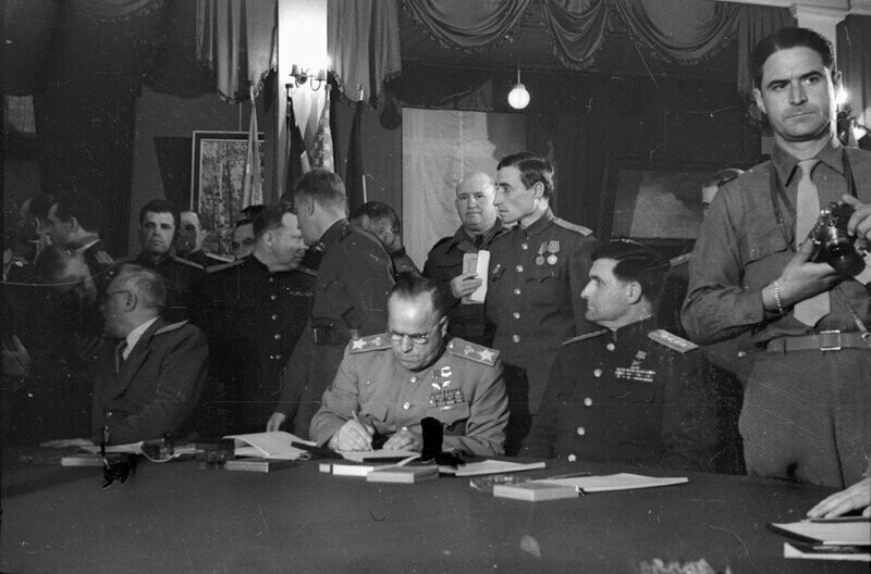 8 мая 1945 г. 75 лет назад. Подписан окончательный Акт о безоговорочной капитуляции Германии