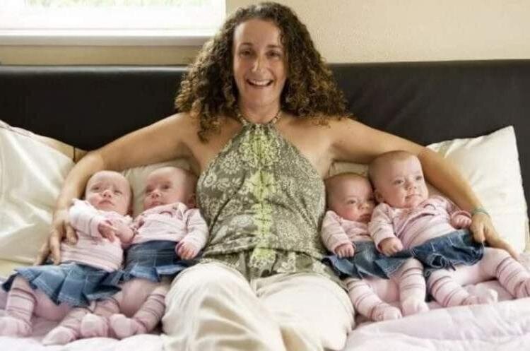 Женщина родила четверняшек: как выглядят девочки спустя 14 лет