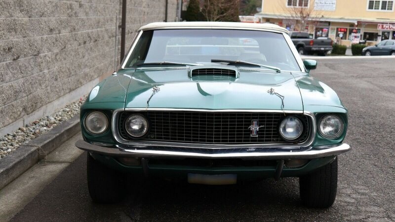 Один из первых выпущенных кабриолетов Ford Mustang GT нашли на eBay