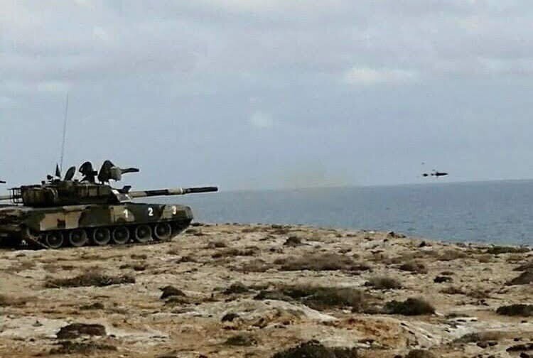 Танки Т-80 провели пуски ракет по морским целям на Кипре